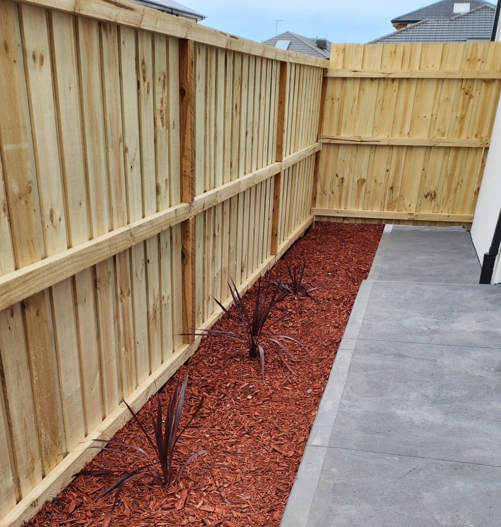 Timber fence - Image 5